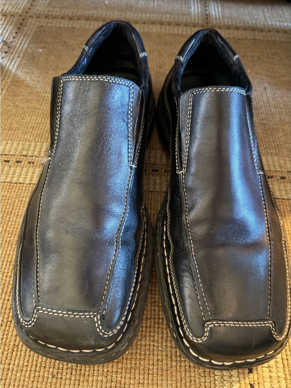 Steve Madden Black Leather Slip-On Loafers with Contrast Stitching